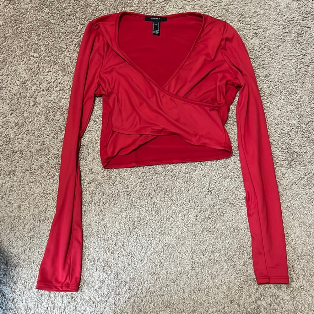 Forever 21. Red Crop Top w/ sleeves. Size L.